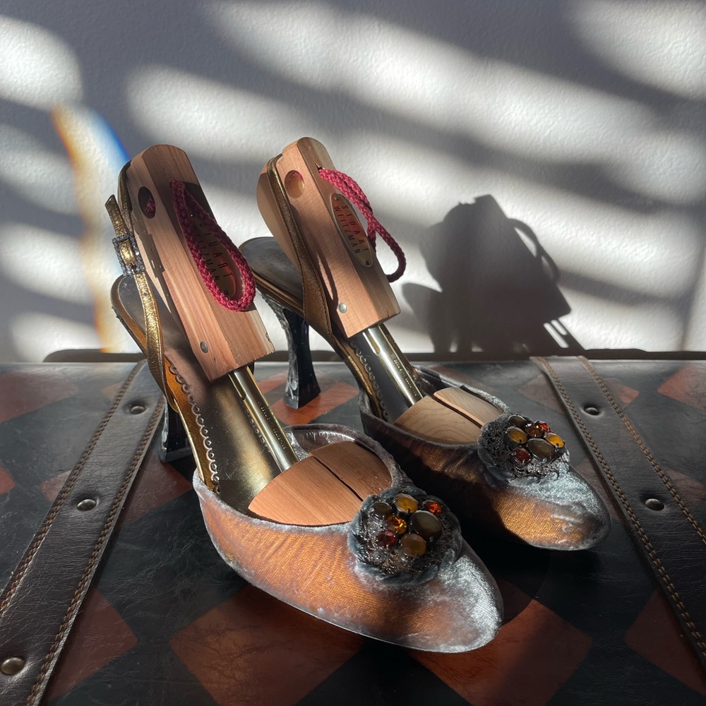 RARE VINTAGE Giorgio Armani slingback pumps